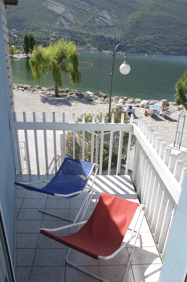 Casa Toblini Al Lago On The Beach Torbole Sul Garda Eksteriør bilde