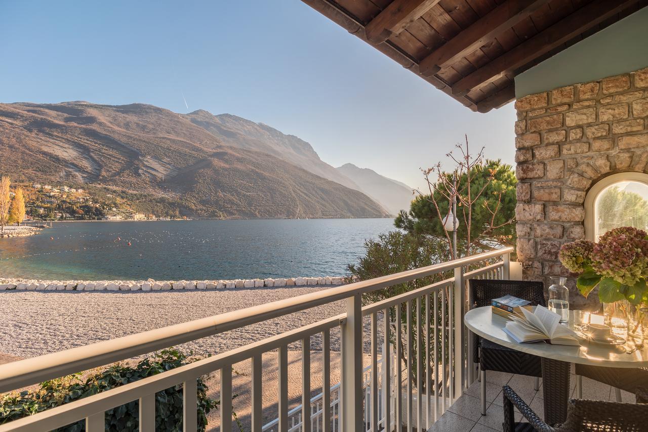 Casa Toblini Al Lago On The Beach Torbole Sul Garda Eksteriør bilde